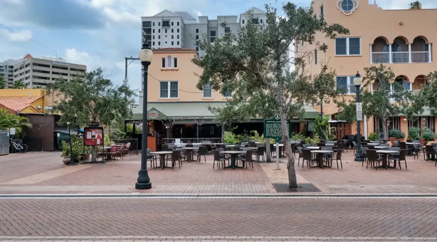 516 Laurel Park Drive, Sarasota, Florida, 34236, United States, 3 Bedrooms Bedrooms, 6 Rooms Rooms,3 BathroomsBathrooms,Residential,For Sale,Enclave at Laurel Park ,Laurel Park,2009431