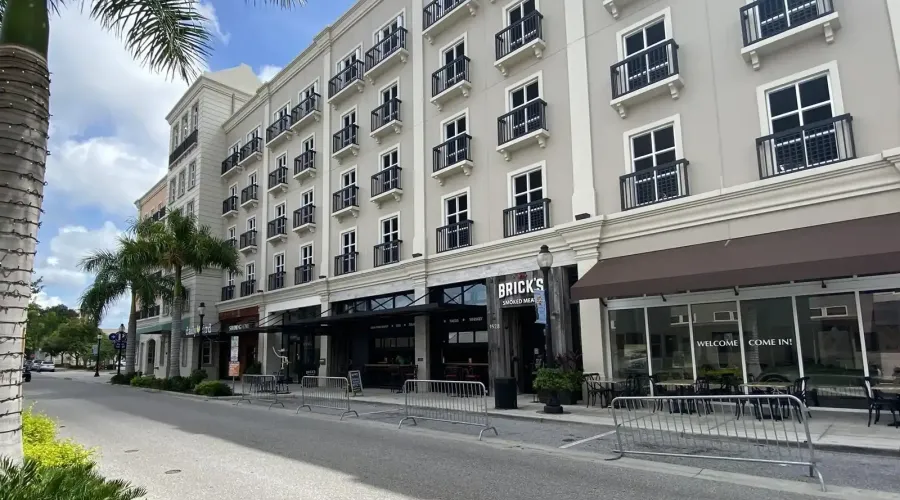 516 Laurel Park Drive, Sarasota, Florida, 34236, United States, 3 Bedrooms Bedrooms, 6 Rooms Rooms,3 BathroomsBathrooms,Residential,For Sale,Enclave at Laurel Park ,Laurel Park,2009431