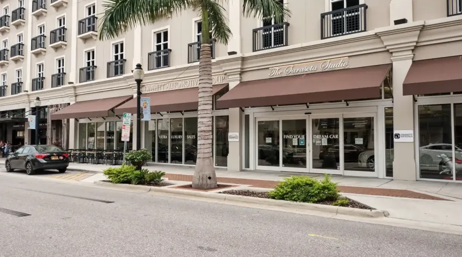 516 Laurel Park Drive, Sarasota, Florida, 34236, United States, 3 Bedrooms Bedrooms, 6 Rooms Rooms,3 BathroomsBathrooms,Residential,For Sale,Enclave at Laurel Park ,Laurel Park,2009431