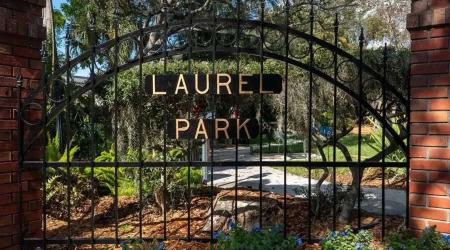516 Laurel Park Drive, Sarasota, Florida, 34236, United States, 3 Bedrooms Bedrooms, 6 Rooms Rooms,3 BathroomsBathrooms,Residential,For Sale,Enclave at Laurel Park ,Laurel Park,2009431