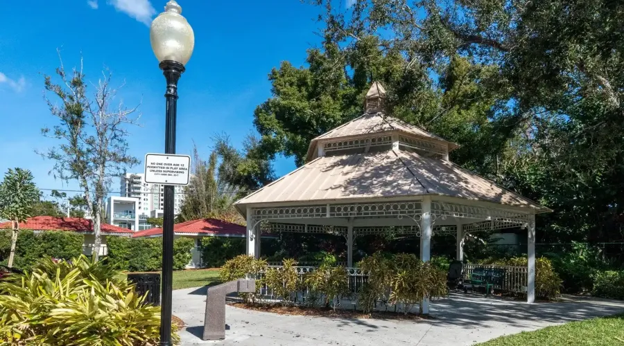 516 Laurel Park Drive, Sarasota, Florida, 34236, United States, 3 Bedrooms Bedrooms, 6 Rooms Rooms,3 BathroomsBathrooms,Residential,For Sale,Enclave at Laurel Park ,Laurel Park,2009431