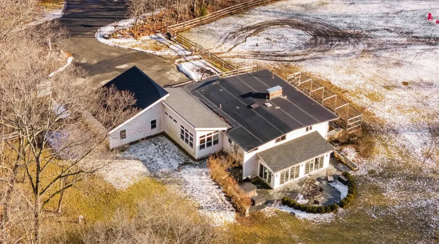 207 Rowley Bridge Road, Topsfield, Massachusetts, 01983, United States, 4 Bedrooms Bedrooms, 10 Rooms Rooms,3 BathroomsBathrooms,Residential,For Sale,Rowley Bridge ,2009874