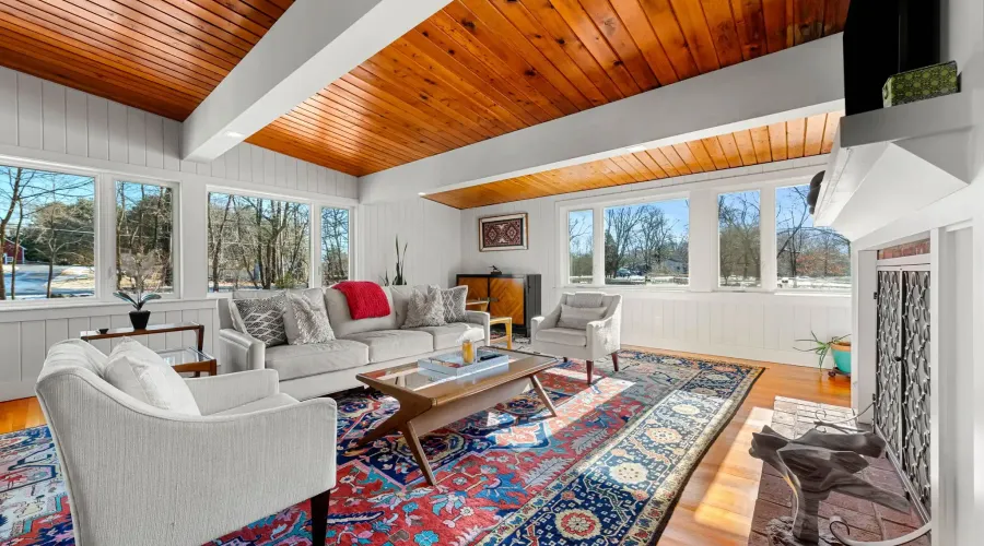 207 Rowley Bridge Road, Topsfield, Massachusetts, 01983, United States, 4 Bedrooms Bedrooms, 10 Rooms Rooms,3 BathroomsBathrooms,Residential,For Sale,Rowley Bridge ,2009874