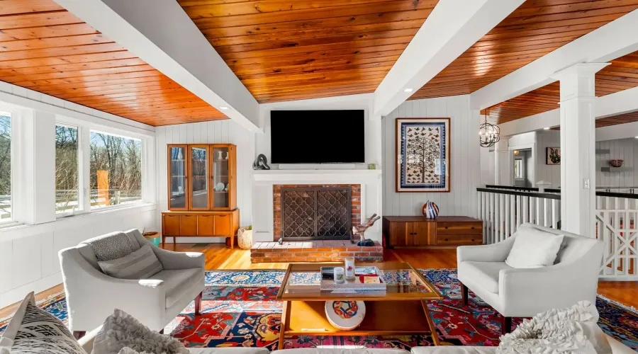 207 Rowley Bridge Road, Topsfield, Massachusetts, 01983, United States, 4 Bedrooms Bedrooms, 10 Rooms Rooms,3 BathroomsBathrooms,Residential,For Sale,Rowley Bridge ,2009874