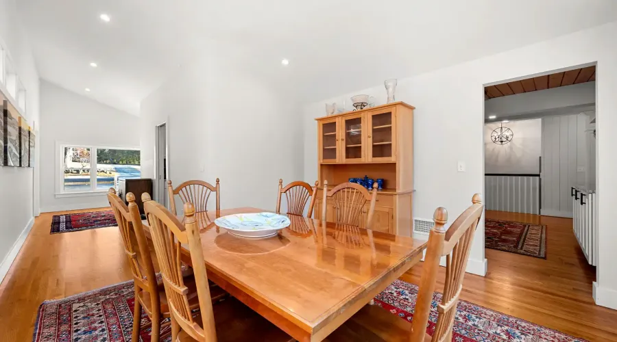 207 Rowley Bridge Road, Topsfield, Massachusetts, 01983, United States, 4 Bedrooms Bedrooms, 10 Rooms Rooms,3 BathroomsBathrooms,Residential,For Sale,Rowley Bridge ,2009874