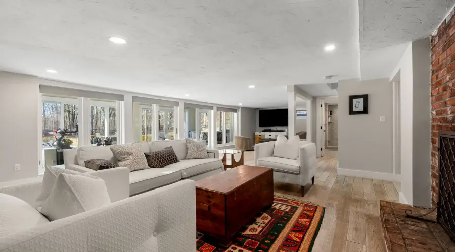 207 Rowley Bridge Road, Topsfield, Massachusetts, 01983, United States, 4 Bedrooms Bedrooms, 10 Rooms Rooms,3 BathroomsBathrooms,Residential,For Sale,Rowley Bridge ,2009874