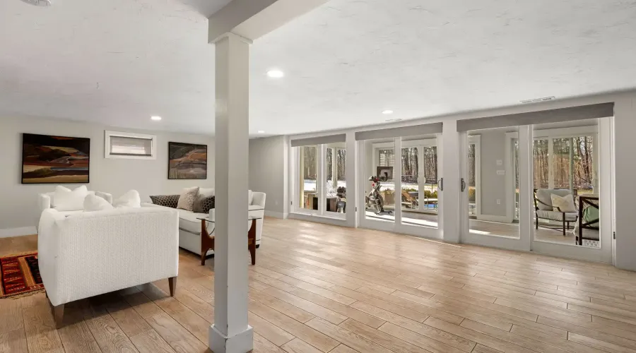 207 Rowley Bridge Road, Topsfield, Massachusetts, 01983, United States, 4 Bedrooms Bedrooms, 10 Rooms Rooms,3 BathroomsBathrooms,Residential,For Sale,Rowley Bridge ,2009874