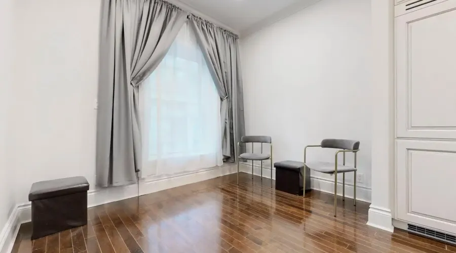 22 Leader Lane, Toronto, Ontario, M5E 0B2, Canada, 1 Bedroom Bedrooms, 3 Rooms Rooms,1 BathroomBathrooms,Condo,For Sale,Omni King Edward Hotel,Leader,522,2009875