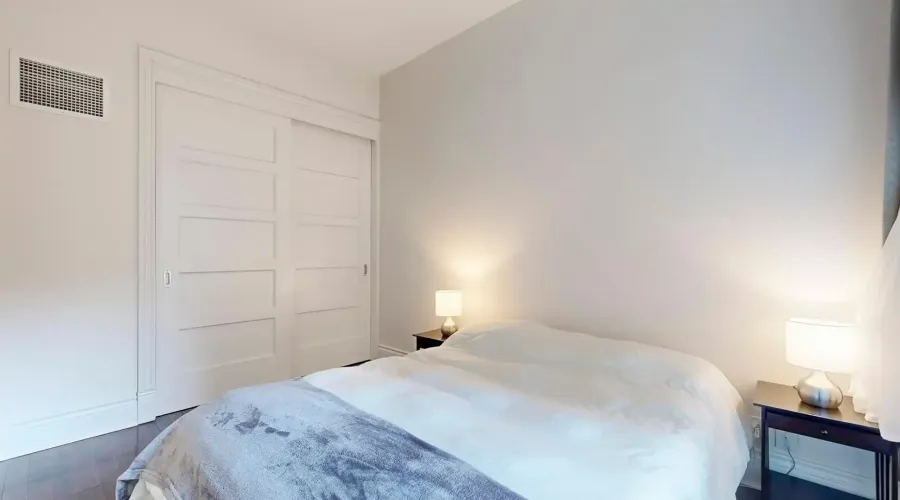 22 Leader Lane, Toronto, Ontario, M5E 0B2, Canada, 1 Bedroom Bedrooms, 3 Rooms Rooms,1 BathroomBathrooms,Condo,For Sale,Omni King Edward Hotel,Leader,522,2009875