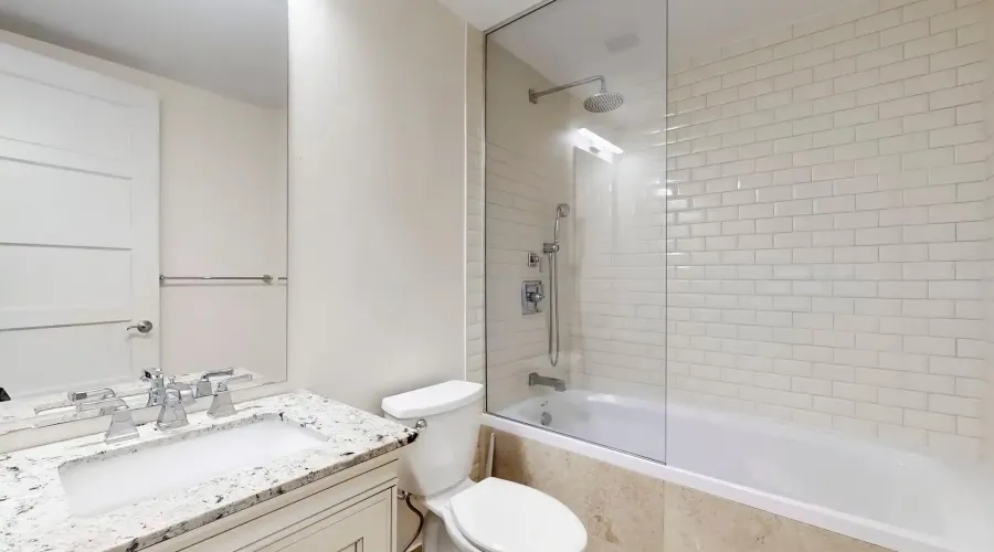 22 Leader Lane, Toronto, Ontario, M5E 0B2, Canada, 1 Bedroom Bedrooms, 3 Rooms Rooms,1 BathroomBathrooms,Condo,For Sale,Omni King Edward Hotel,Leader,522,2009875