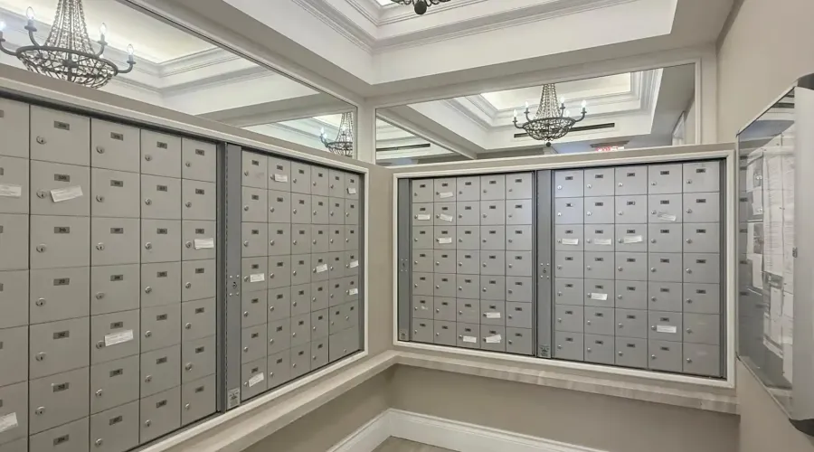 22 Leader Lane, Toronto, Ontario, M5E 0B2, Canada, 1 Bedroom Bedrooms, 3 Rooms Rooms,1 BathroomBathrooms,Condo,For Sale,Omni King Edward Hotel,Leader,522,2009875