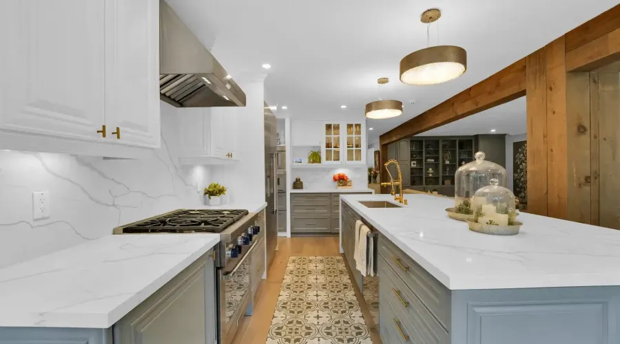 807 Indian Road, Mississauga, Ontario, L5H 1R4, Canada, 4 Bedrooms Bedrooms, ,5 BathroomsBathrooms,Residential,For Sale,2011044