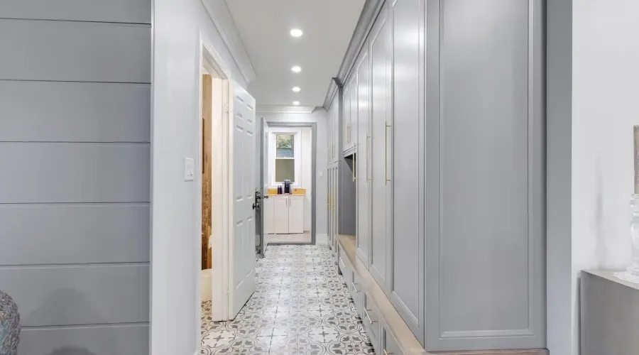 807 Indian Road, Mississauga, Ontario, L5H 1R4, Canada, 4 Bedrooms Bedrooms, ,5 BathroomsBathrooms,Residential,For Sale,2011044