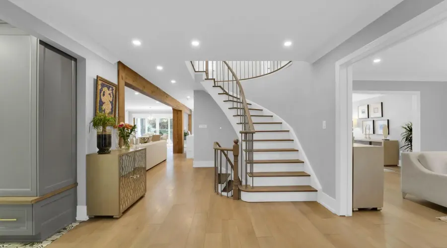 807 Indian Road, Mississauga, Ontario, L5H 1R4, Canada, 4 Bedrooms Bedrooms, ,5 BathroomsBathrooms,Residential,For Sale,2011044