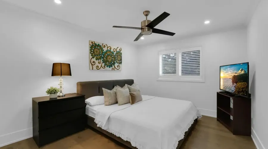 807 Indian Road, Mississauga, Ontario, L5H 1R4, Canada, 4 Bedrooms Bedrooms, ,5 BathroomsBathrooms,Residential,For Sale,2011044