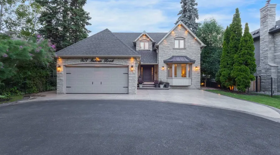 807 Indian Road, Mississauga, Ontario, L5H 1R4, Canada, 4 Bedrooms Bedrooms, ,5 BathroomsBathrooms,Residential,For Sale,2011044