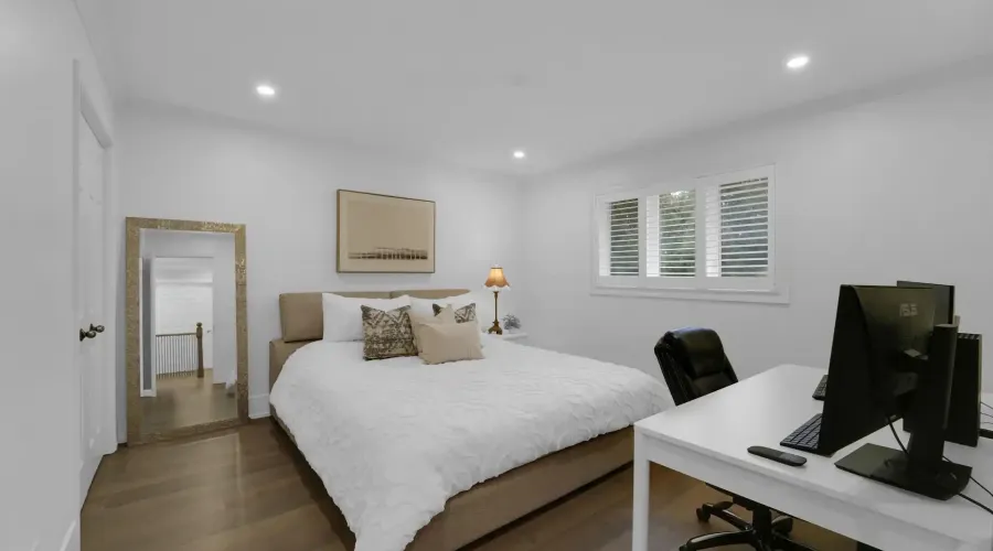 807 Indian Road, Mississauga, Ontario, L5H 1R4, Canada, 4 Bedrooms Bedrooms, ,5 BathroomsBathrooms,Residential,For Sale,2011044