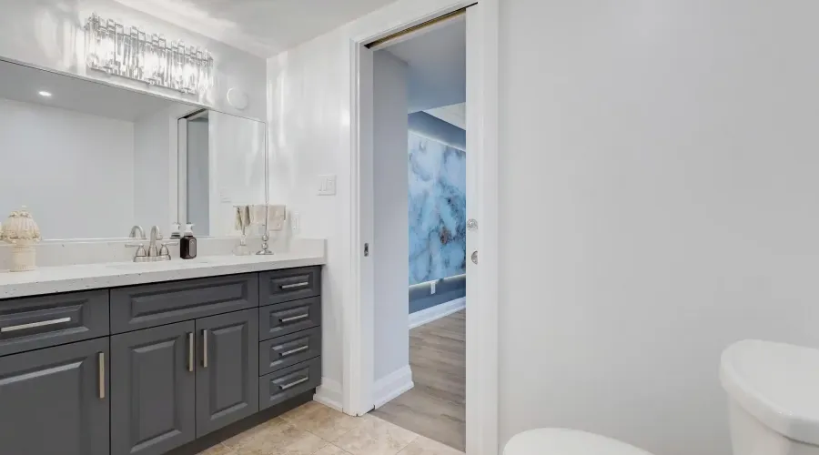 807 Indian Road, Mississauga, Ontario, L5H 1R4, Canada, 4 Bedrooms Bedrooms, ,5 BathroomsBathrooms,Residential,For Sale,2011044