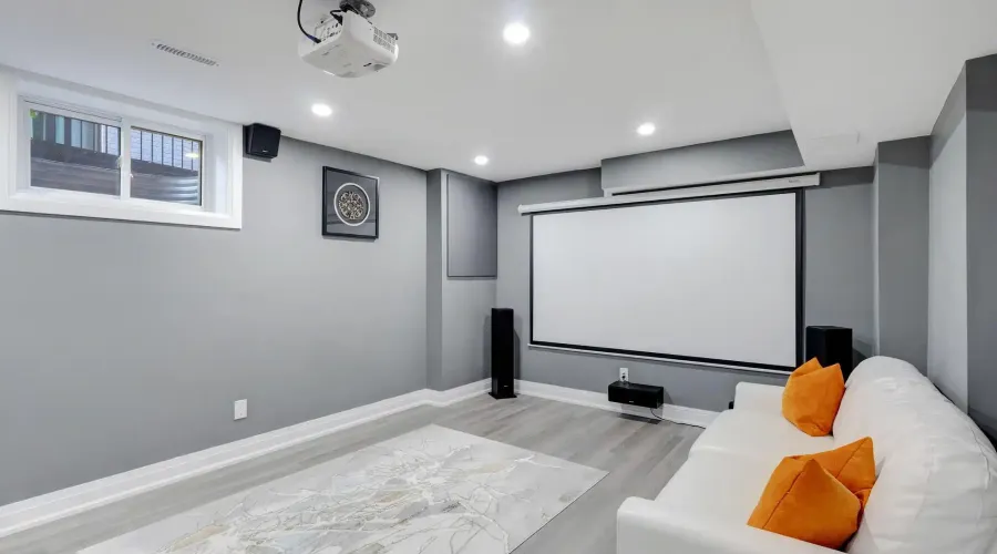 807 Indian Road, Mississauga, Ontario, L5H 1R4, Canada, 4 Bedrooms Bedrooms, ,5 BathroomsBathrooms,Residential,For Sale,2011044