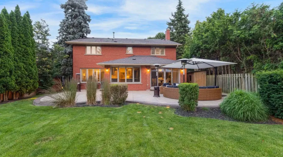 807 Indian Road, Mississauga, Ontario, L5H 1R4, Canada, 4 Bedrooms Bedrooms, ,5 BathroomsBathrooms,Residential,For Sale,2011044