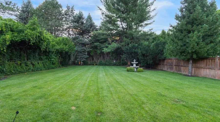 807 Indian Road, Mississauga, Ontario, L5H 1R4, Canada, 4 Bedrooms Bedrooms, ,5 BathroomsBathrooms,Residential,For Sale,2011044