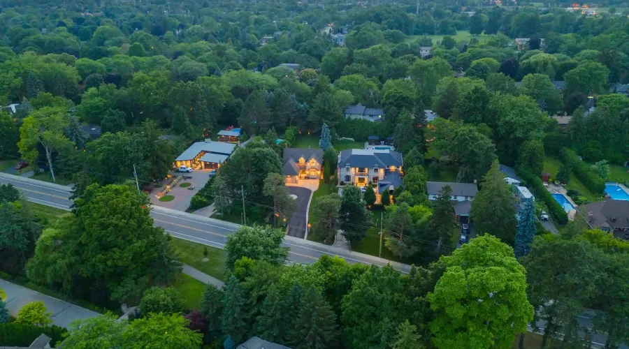 807 Indian Road, Mississauga, Ontario, L5H 1R4, Canada, 4 Bedrooms Bedrooms, ,5 BathroomsBathrooms,Residential,For Sale,2011044