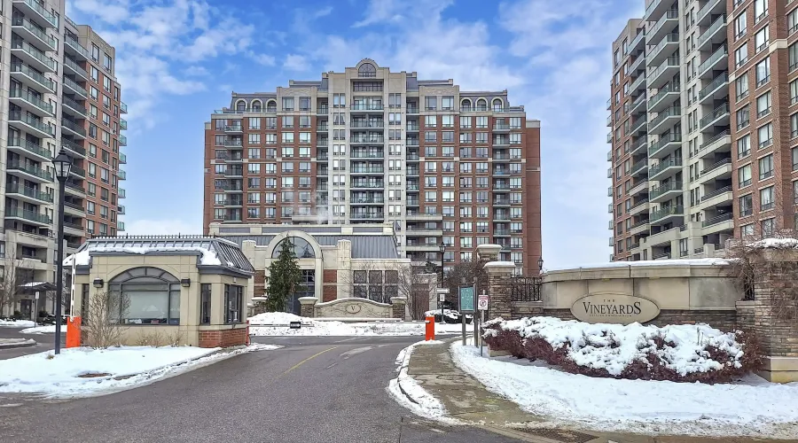 330 Red Maple Road, Richmond Hill, Ontario, Canada, 1 Bedroom Bedrooms, ,1 BathroomBathrooms,Condo,For Sale,Red Maple,2,2011045