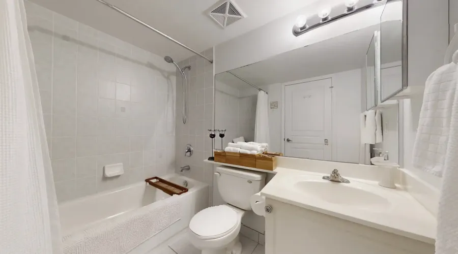 330 Red Maple Road, Richmond Hill, Ontario, Canada, 1 Bedroom Bedrooms, ,1 BathroomBathrooms,Condo,For Sale,Red Maple,2,2011045