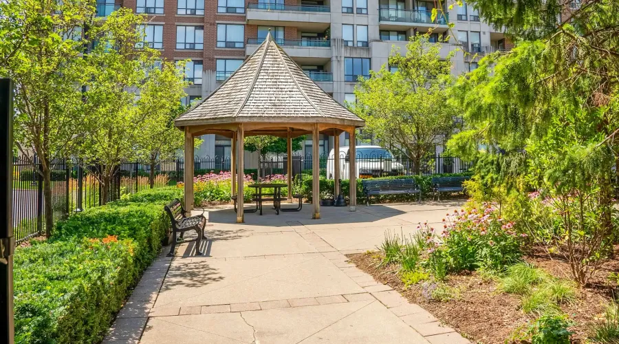 330 Red Maple Road, Richmond Hill, Ontario, Canada, 1 Bedroom Bedrooms, ,1 BathroomBathrooms,Condo,For Sale,Red Maple,2,2011045