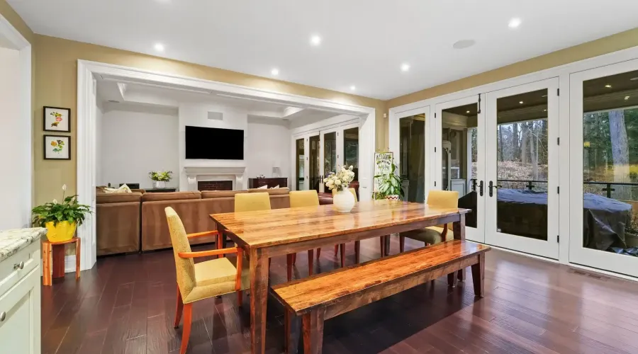 1286 Woodeden Drive, Mississauga, Ontario, L5H 2T6, Canada, 4 Bedrooms Bedrooms, ,7 BathroomsBathrooms,Residential,For Sale,2011222