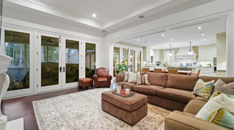 1286 Woodeden Drive, Mississauga, Ontario, L5H 2T6, Canada, 4 Bedrooms Bedrooms, ,7 BathroomsBathrooms,Residential,For Sale,2011222