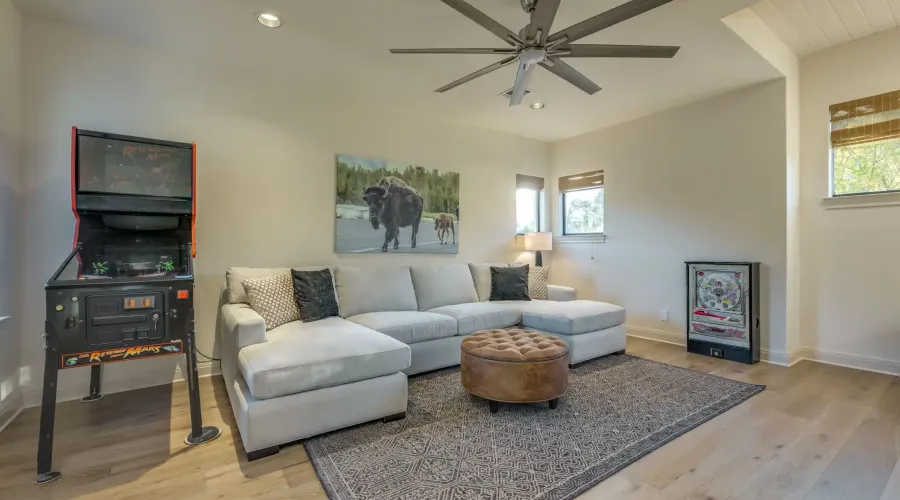 3 The Hills Dr, The Hills, Texas, 78738, United States, 4 Bedrooms Bedrooms, ,4 BathroomsBathrooms,Residential,Pending,The Hills Dr,2011223