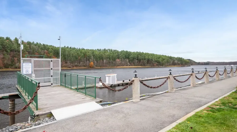 60 Merrimac St, Amesbury, Massachusetts, 01913, United States, 2 Bedrooms Bedrooms, 5 Rooms Rooms,2 BathroomsBathrooms,Condo,For Sale,Hatter's Point,Merrimac,2012242