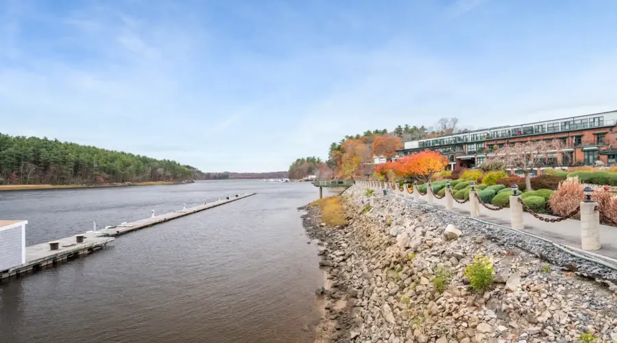 60 Merrimac St, Amesbury, Massachusetts, 01913, United States, 2 Bedrooms Bedrooms, 5 Rooms Rooms,2 BathroomsBathrooms,Condo,For Sale,Hatter's Point,Merrimac,2012242