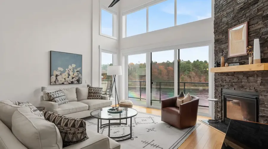 60 Merrimac St, Amesbury, Massachusetts, 01913, United States, 2 Bedrooms Bedrooms, 5 Rooms Rooms,2 BathroomsBathrooms,Condo,For Sale,Hatter's Point,Merrimac,2012242