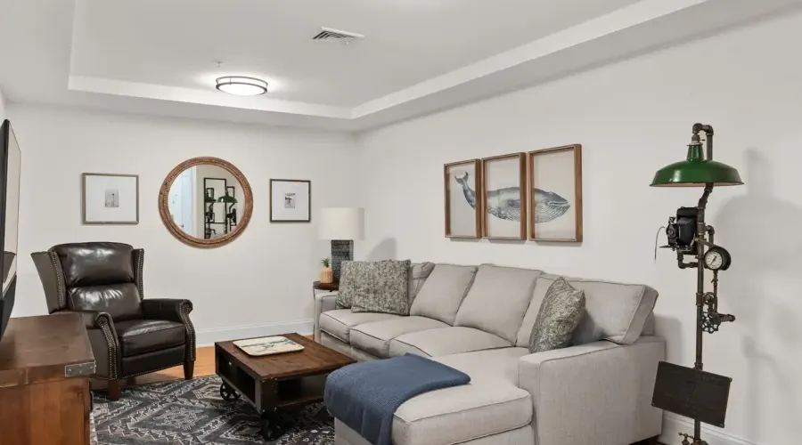 60 Merrimac St, Amesbury, Massachusetts, 01913, United States, 2 Bedrooms Bedrooms, 5 Rooms Rooms,2 BathroomsBathrooms,Condo,For Sale,Hatter's Point,Merrimac,2012242