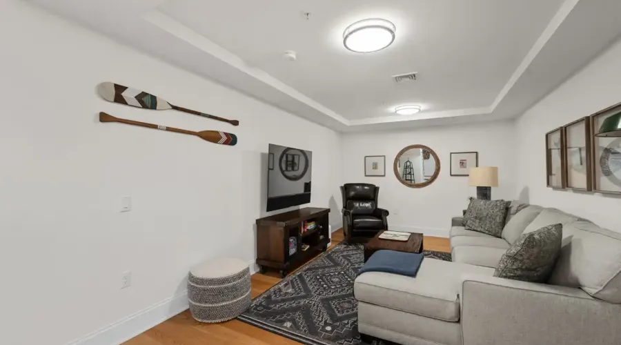 60 Merrimac St, Amesbury, Massachusetts, 01913, United States, 2 Bedrooms Bedrooms, 5 Rooms Rooms,2 BathroomsBathrooms,Condo,For Sale,Hatter's Point,Merrimac,2012242