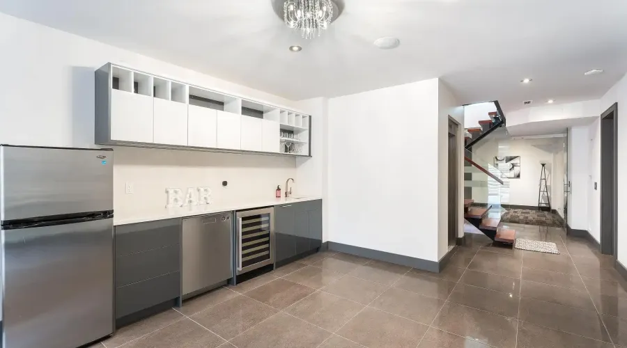 852 Goodwin Road, Mississauga, Ontario, L5G 4J7, Canada, 5 Bedrooms Bedrooms, ,6 BathroomsBathrooms,Residential,For Sale,2012943