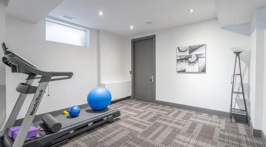 852 Goodwin Road, Mississauga, Ontario, L5G 4J7, Canada, 5 Bedrooms Bedrooms, ,6 BathroomsBathrooms,Residential,For Sale,2012943