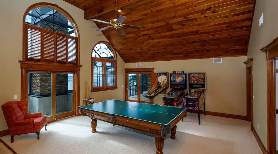 Waterfront Game Room ! 
