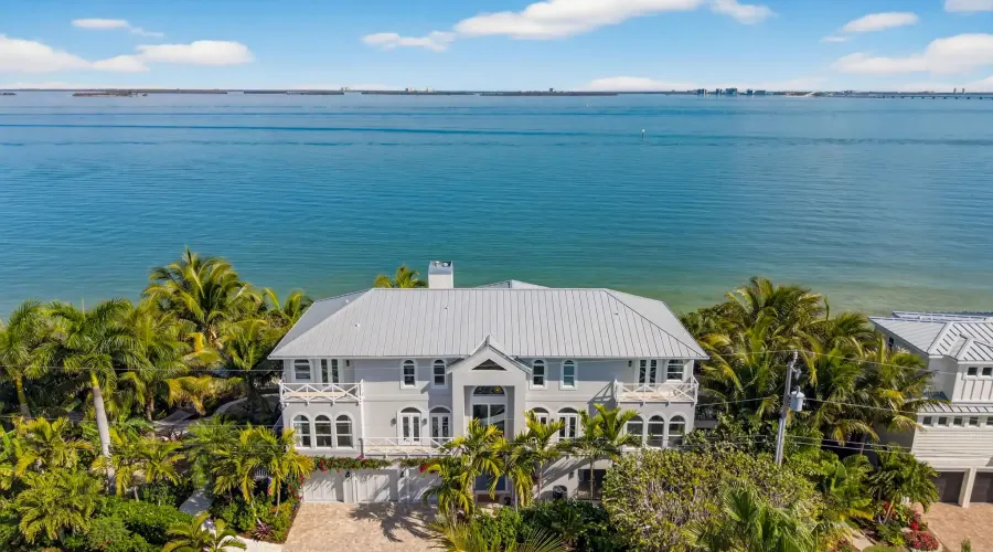 1552 San Carlos Bay Drive, Sanibel, Florida, 33957, United States, 4 Bedrooms Bedrooms, 10 Rooms Rooms,3 BathroomsBathrooms,Residential,For Sale,San Carlos Bay,2014970