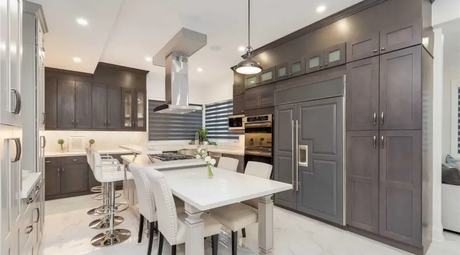 1138 Garden Road, Mississauga, Ontario, L5H 3J6, Canada, 5 Bedrooms Bedrooms, ,8 BathroomsBathrooms,Residential,For Sale,2014971