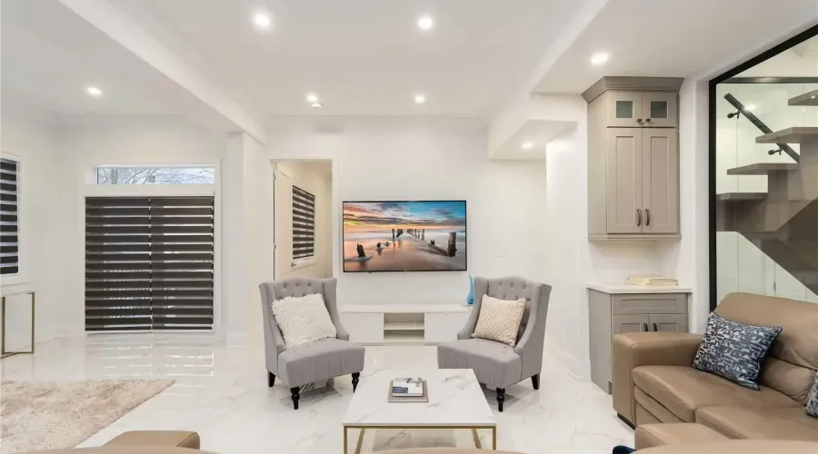 1138 Garden Road, Mississauga, Ontario, L5H 3J6, Canada, 5 Bedrooms Bedrooms, ,8 BathroomsBathrooms,Residential,For Sale,2014971