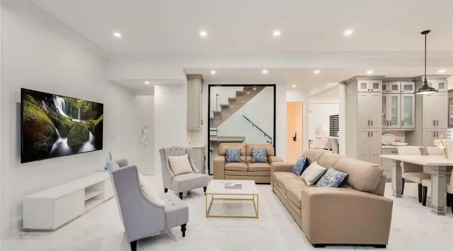 1138 Garden Road, Mississauga, Ontario, L5H 3J6, Canada, 5 Bedrooms Bedrooms, ,8 BathroomsBathrooms,Residential,For Sale,2014971