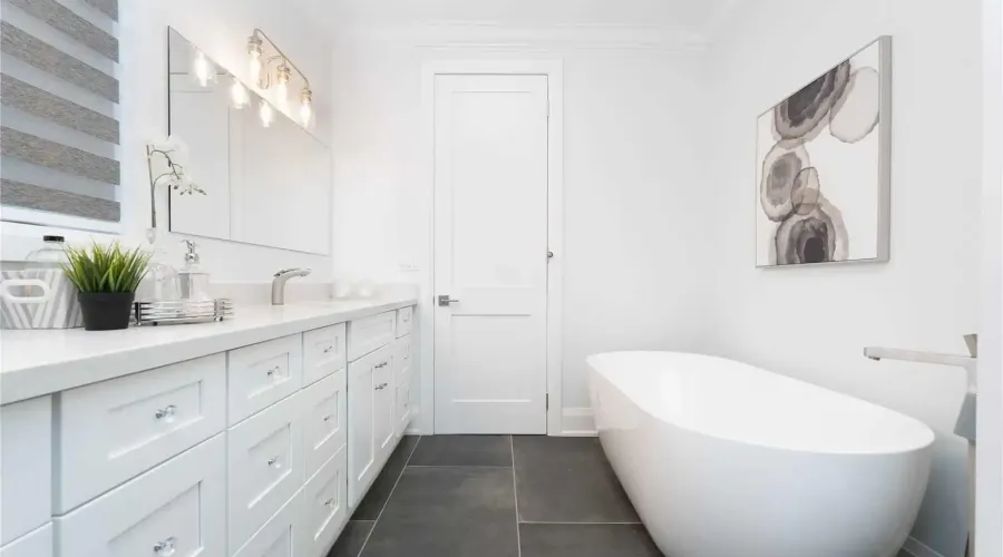 1138 Garden Road, Mississauga, Ontario, L5H 3J6, Canada, 5 Bedrooms Bedrooms, ,8 BathroomsBathrooms,Residential,For Sale,2014971