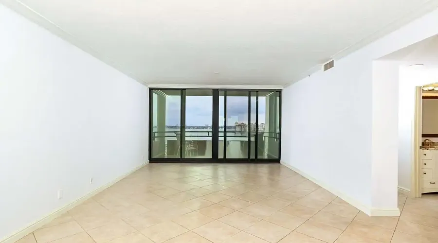 1255 N Gulfstream Ave, Sarasota, Florida, 34236, United States, 2 Bedrooms Bedrooms, 5 Rooms Rooms,2 BathroomsBathrooms,Residential,For Sale,Bay Plaza,Gulfstream ,11,2015485