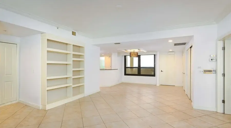 1255 N Gulfstream Ave, Sarasota, Florida, 34236, United States, 2 Bedrooms Bedrooms, 5 Rooms Rooms,2 BathroomsBathrooms,Residential,For Sale,Bay Plaza,Gulfstream ,11,2015485