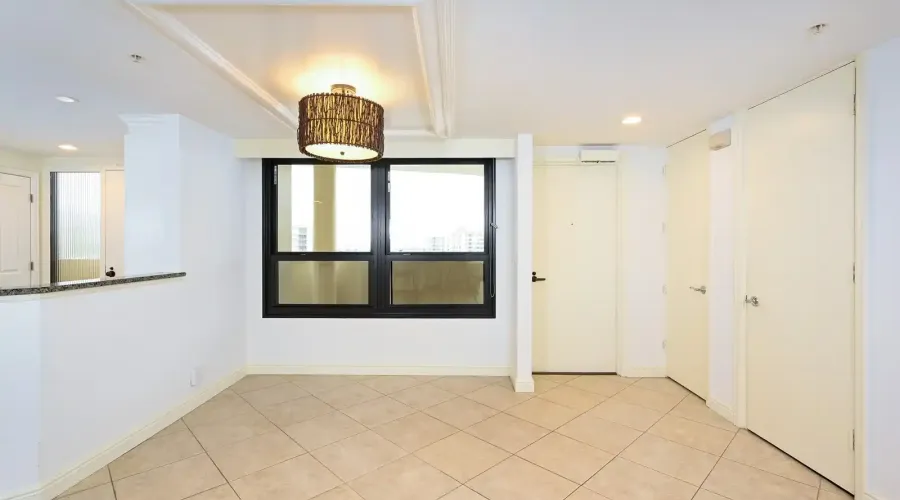 1255 N Gulfstream Ave, Sarasota, Florida, 34236, United States, 2 Bedrooms Bedrooms, 5 Rooms Rooms,2 BathroomsBathrooms,Residential,For Sale,Bay Plaza,Gulfstream ,11,2015485