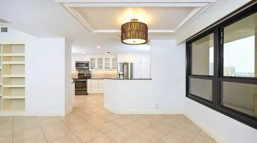 1255 N Gulfstream Ave, Sarasota, Florida, 34236, United States, 2 Bedrooms Bedrooms, 5 Rooms Rooms,2 BathroomsBathrooms,Residential,For Sale,Bay Plaza,Gulfstream ,11,2015485