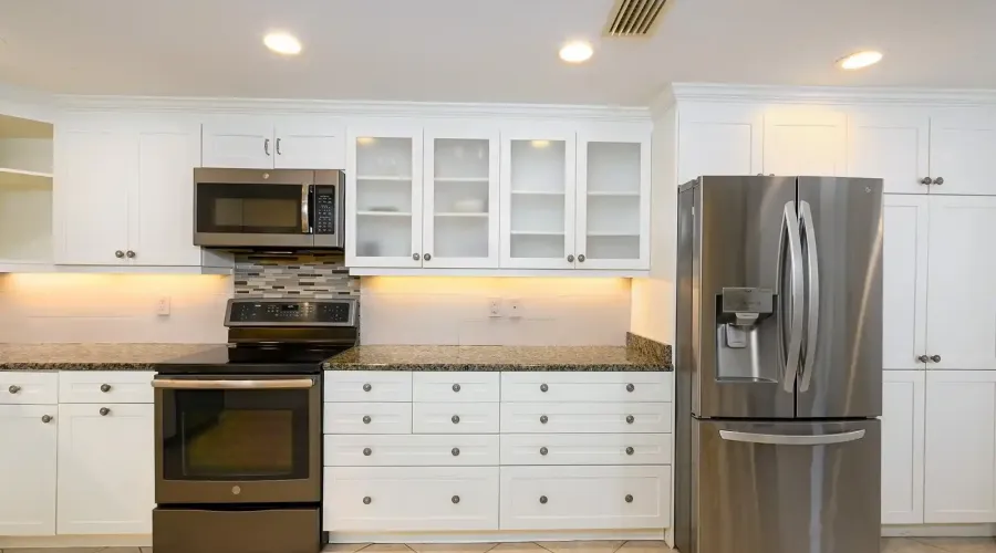 1255 N Gulfstream Ave, Sarasota, Florida, 34236, United States, 2 Bedrooms Bedrooms, 5 Rooms Rooms,2 BathroomsBathrooms,Residential,For Sale,Bay Plaza,Gulfstream ,11,2015485